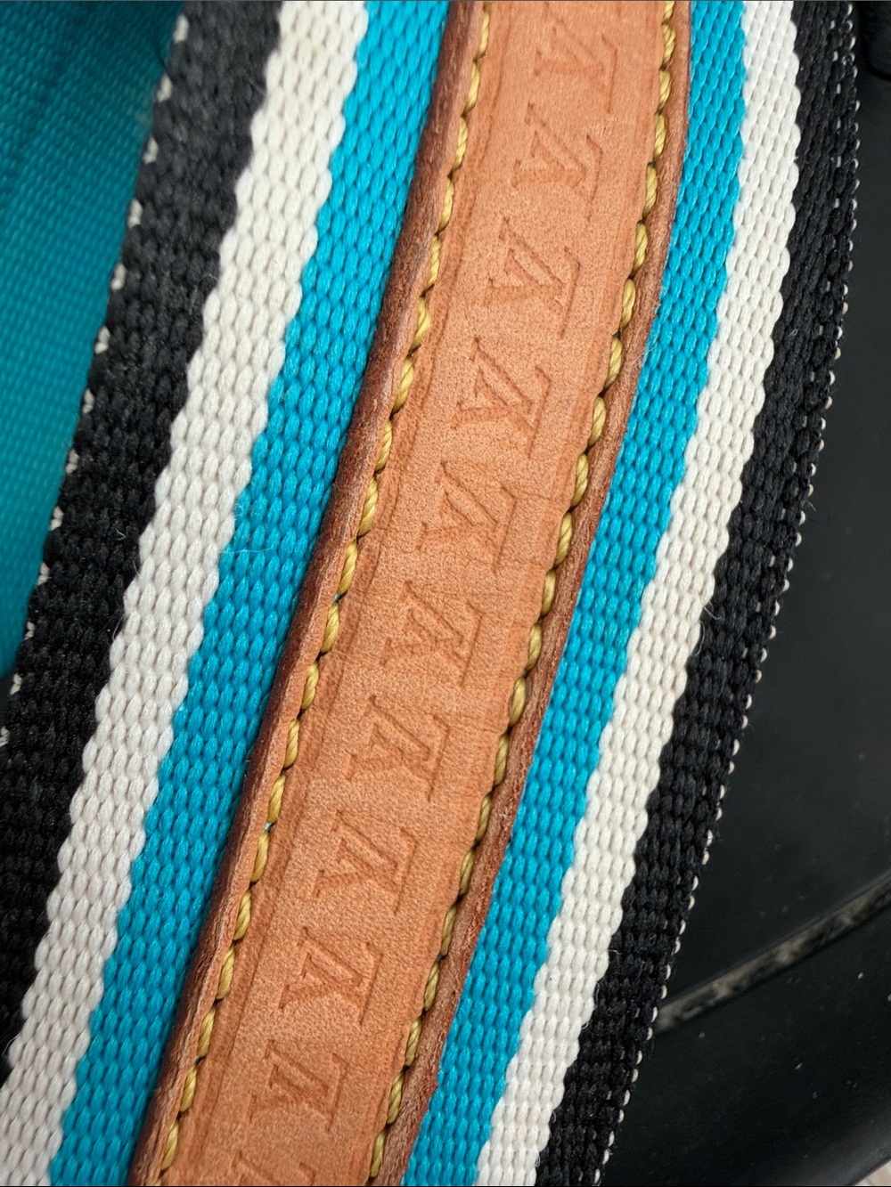 Louis Vuitton men’s flip flops - Picture 9 of 10
